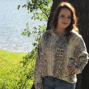 Meet your Posher, Lara